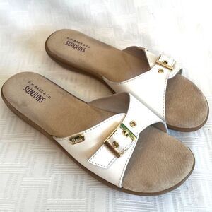 G.H. Bass & Co. Sunjuns Safina White Leather Slide Sandals, Gold Buckle, 8.5W